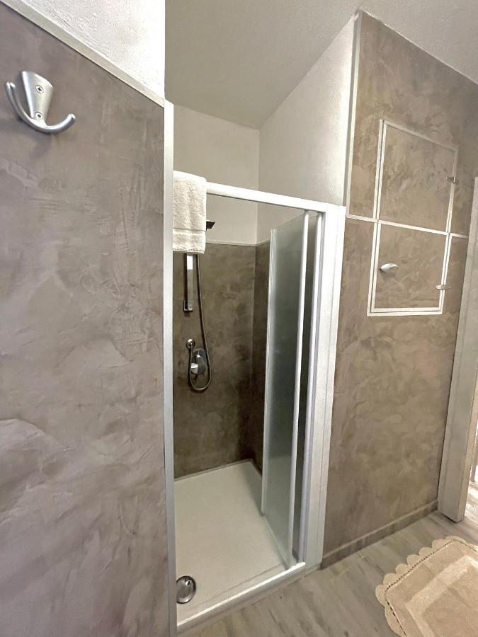 Lg Lake - Boutique Apartments And Rooms - Brienno Esterno foto