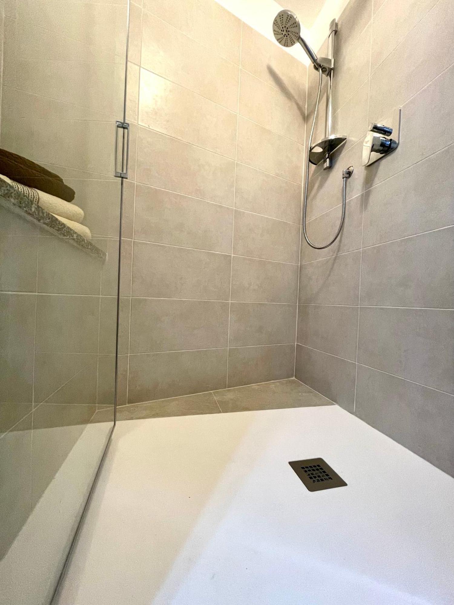Lg Lake - Boutique Apartments And Rooms - Brienno Esterno foto
