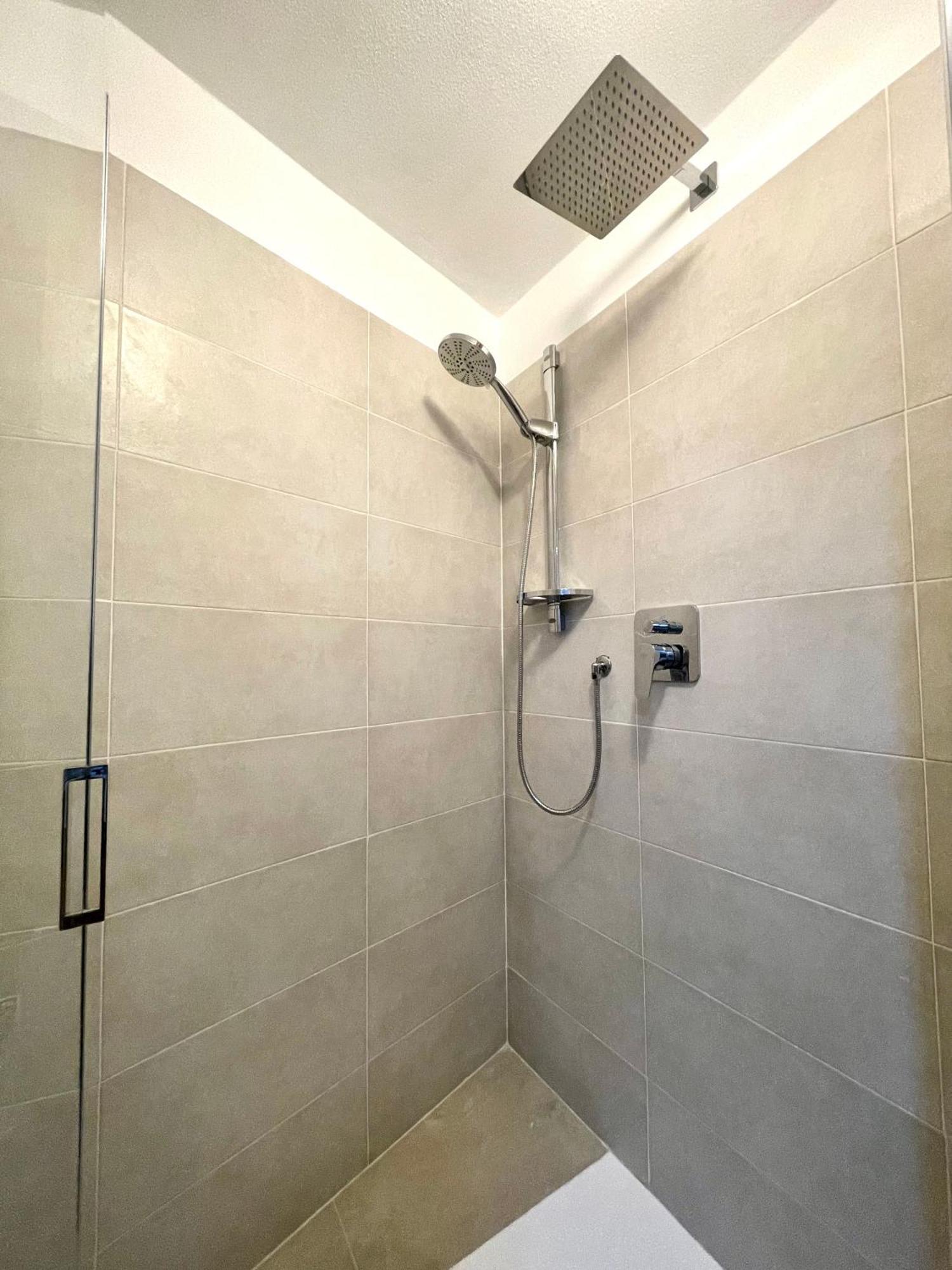 Lg Lake - Boutique Apartments And Rooms - Brienno Esterno foto